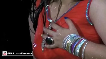 GHAZAL CHAUDHARY BOLLYWOOD MUJRA - PAKISTANI MUJRA DANCE 2015